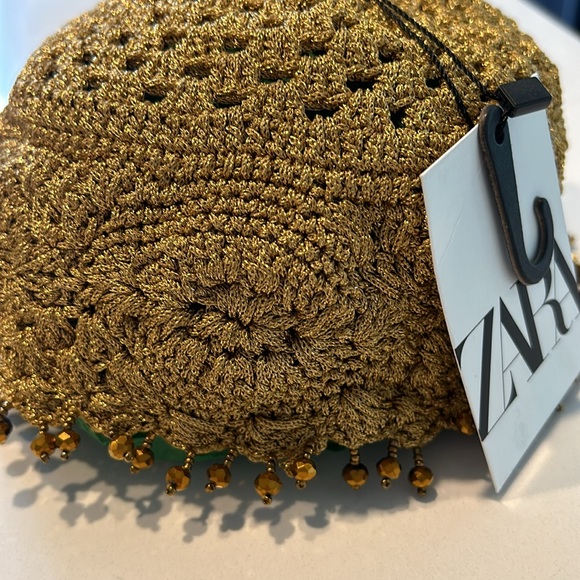 Zara crochet Beanie - Picture 6 of 6